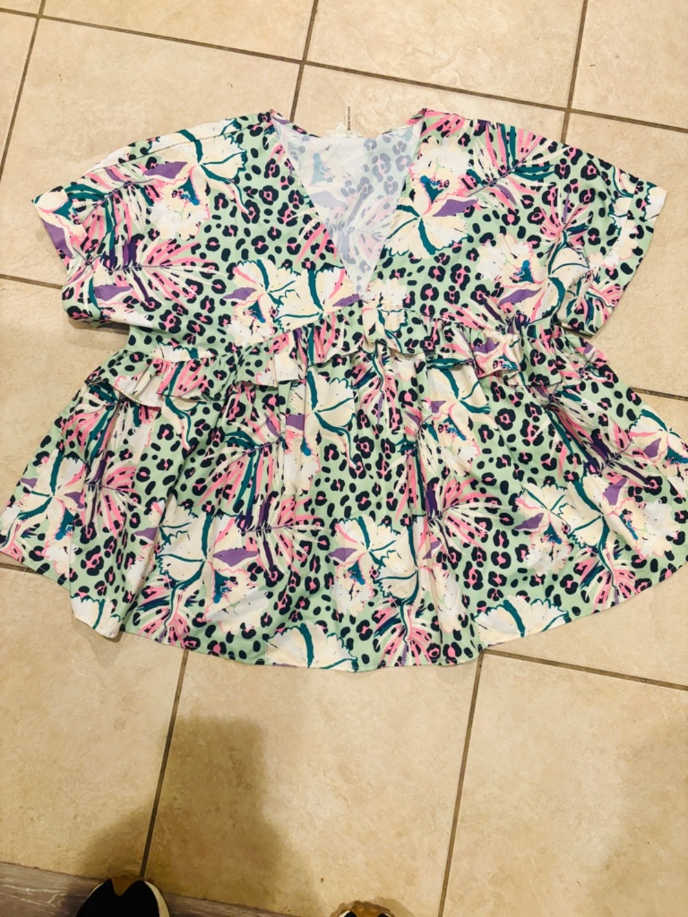 Entro Empire Waist Floral Top Size Medium NWOT